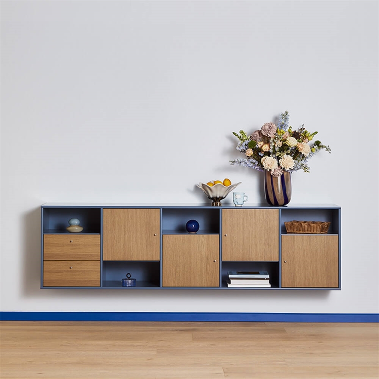 Hammel Furniture Mistral Sideboard - Naturoljad ek / Blå MDF vägg