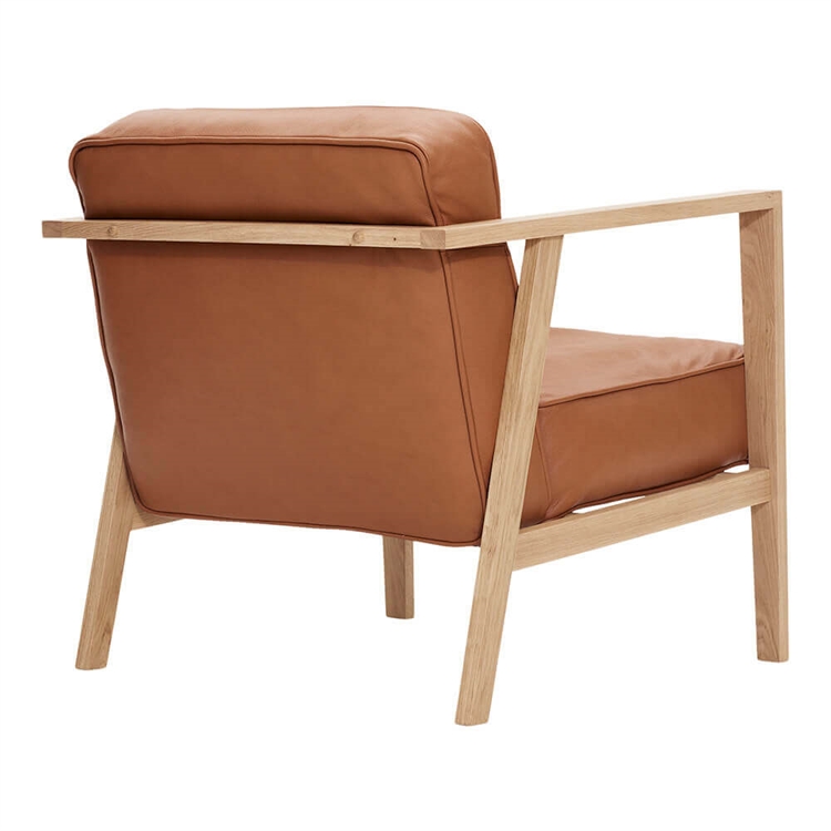 Andersen Furniture LC1 Fåtölj - Ek, Cognac 4003 bakom