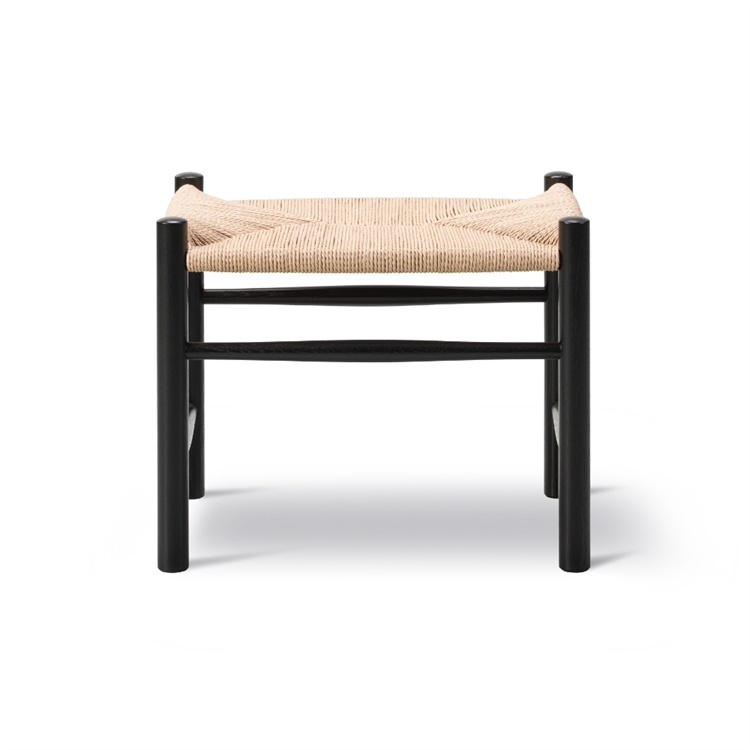 Fredericia Furniture Wegner J16 Pall - Svartlackerad Ek / Naturflätad