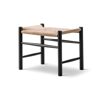 Fredericia Furniture Wegner J16 Pall - Svartlackerad Ek / Naturflätad