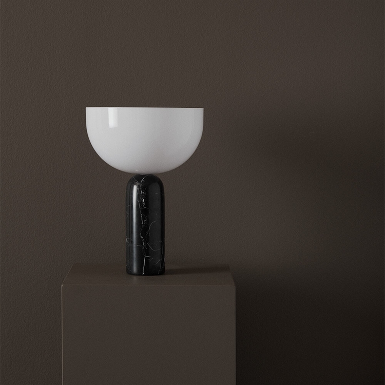 New Works Kizu Bordslampa Liten svart